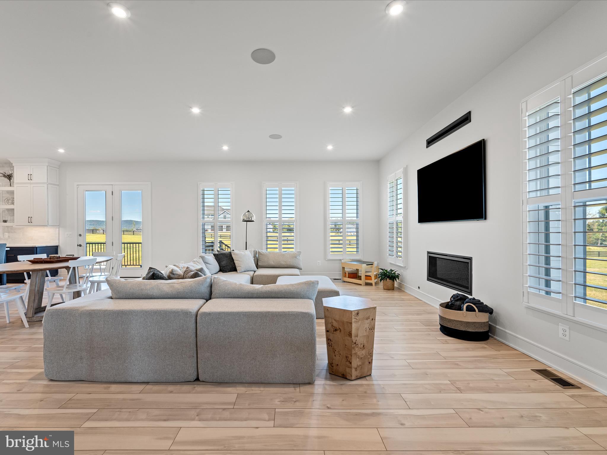 38906 Rumely Way Waterford, VA 20197 - Photo 23 of 99 Family Room