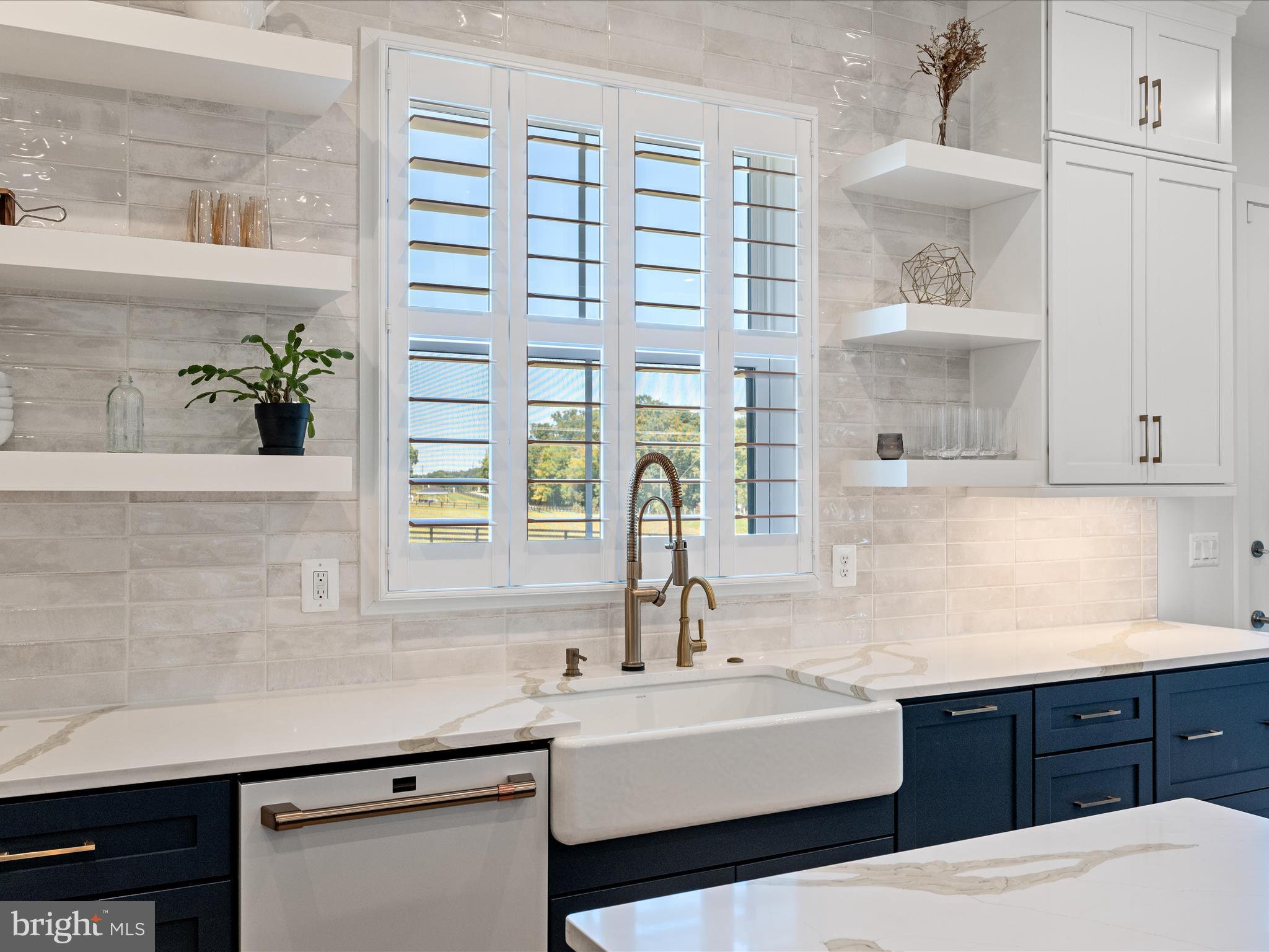 38906 Rumely Way Waterford, VA 20197 - Photo 33 of 99 a kitchen with a sink and cabinets