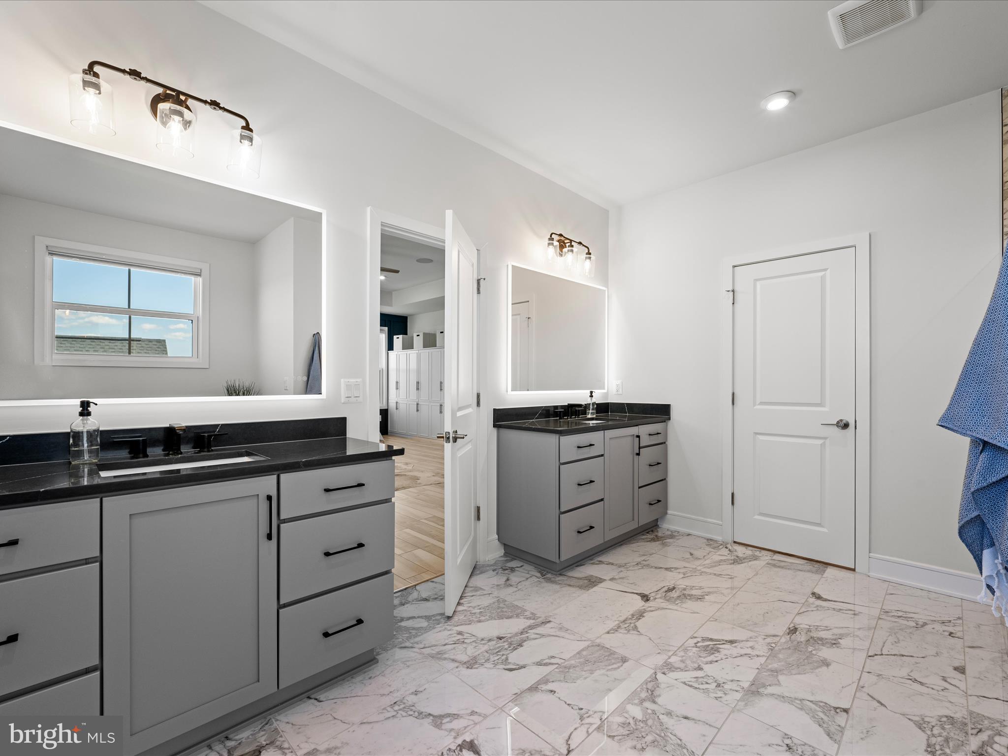 38906 Rumely Way Waterford, VA 20197 - Photo 46 of 99 Primary Bathroom