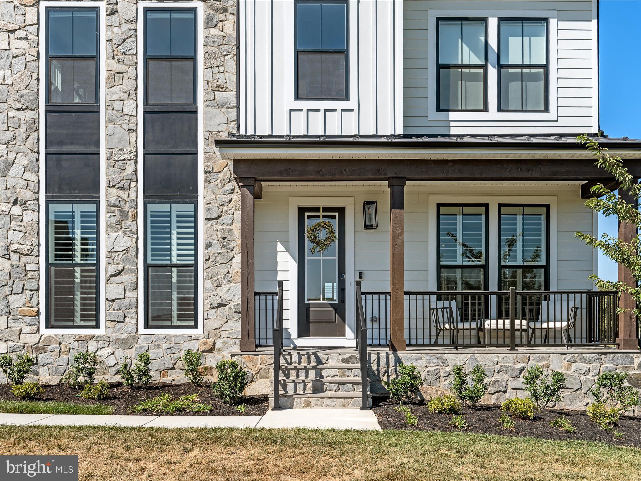 38906 Rumely Way Waterford, VA 20197 - Photo 8 of 99 front view of a house