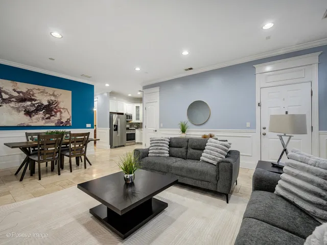 $389,900 | 5058 North Kimball Avenue, Unit G, Chicago, IL 60625