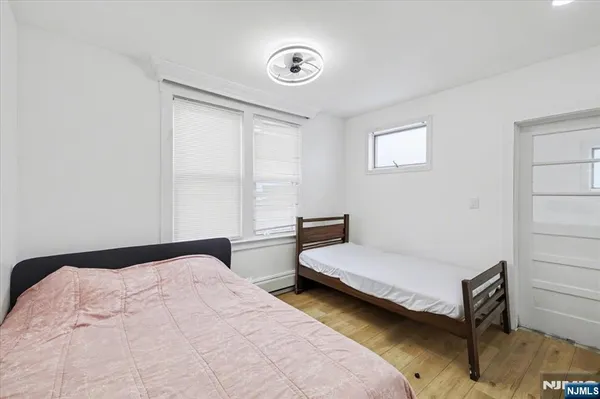 $669,999 | 222 Riverview Place, Cliffside Park, NJ 07010