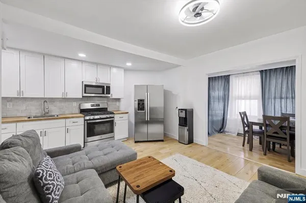 $669,999 | 222 Riverview Place, Cliffside Park, NJ 07010
