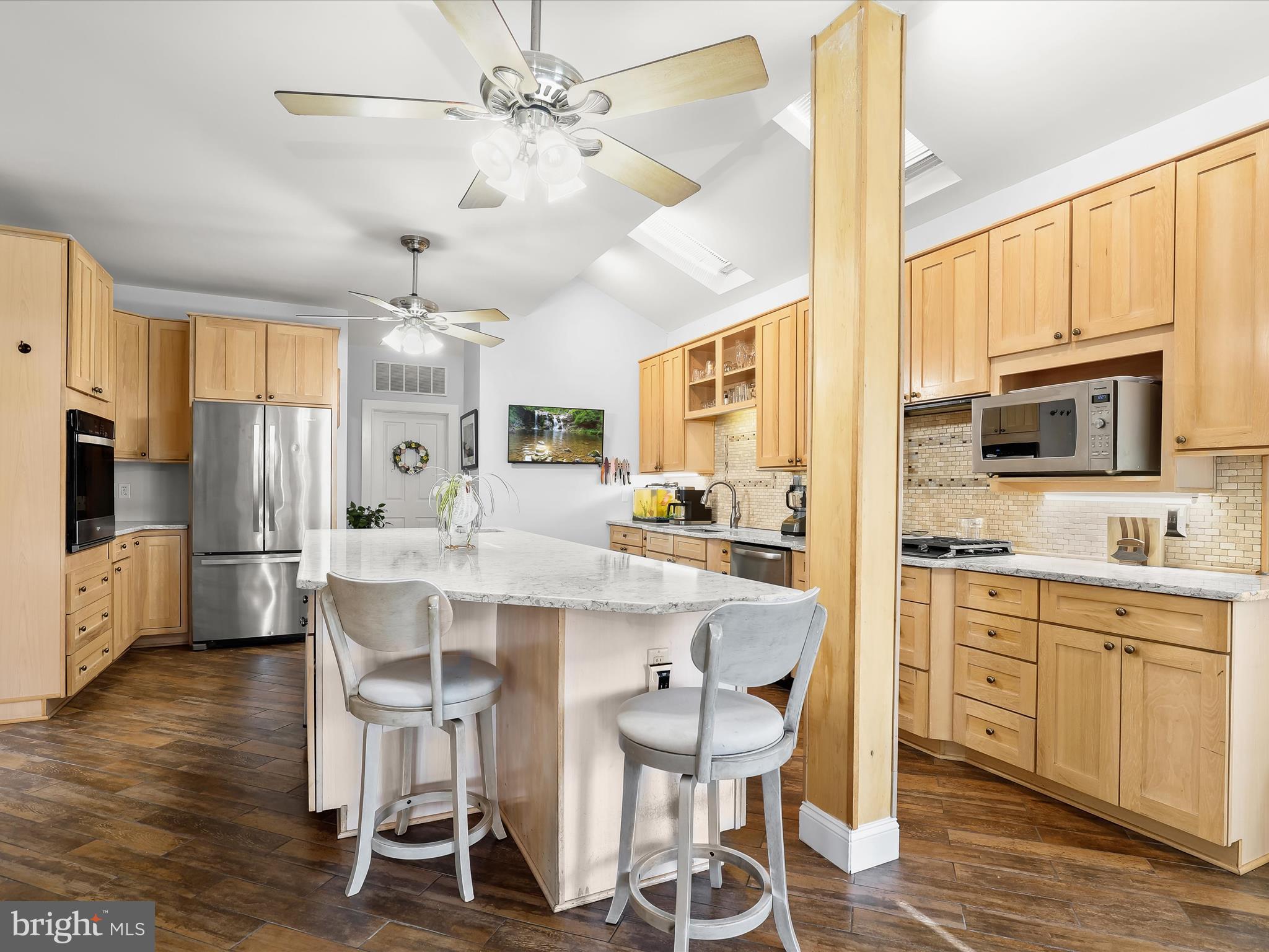 824 Seneca Park Road Baltimore, MD 21220 - Photo 29 of 70 Gourmet Eat In Kitchen