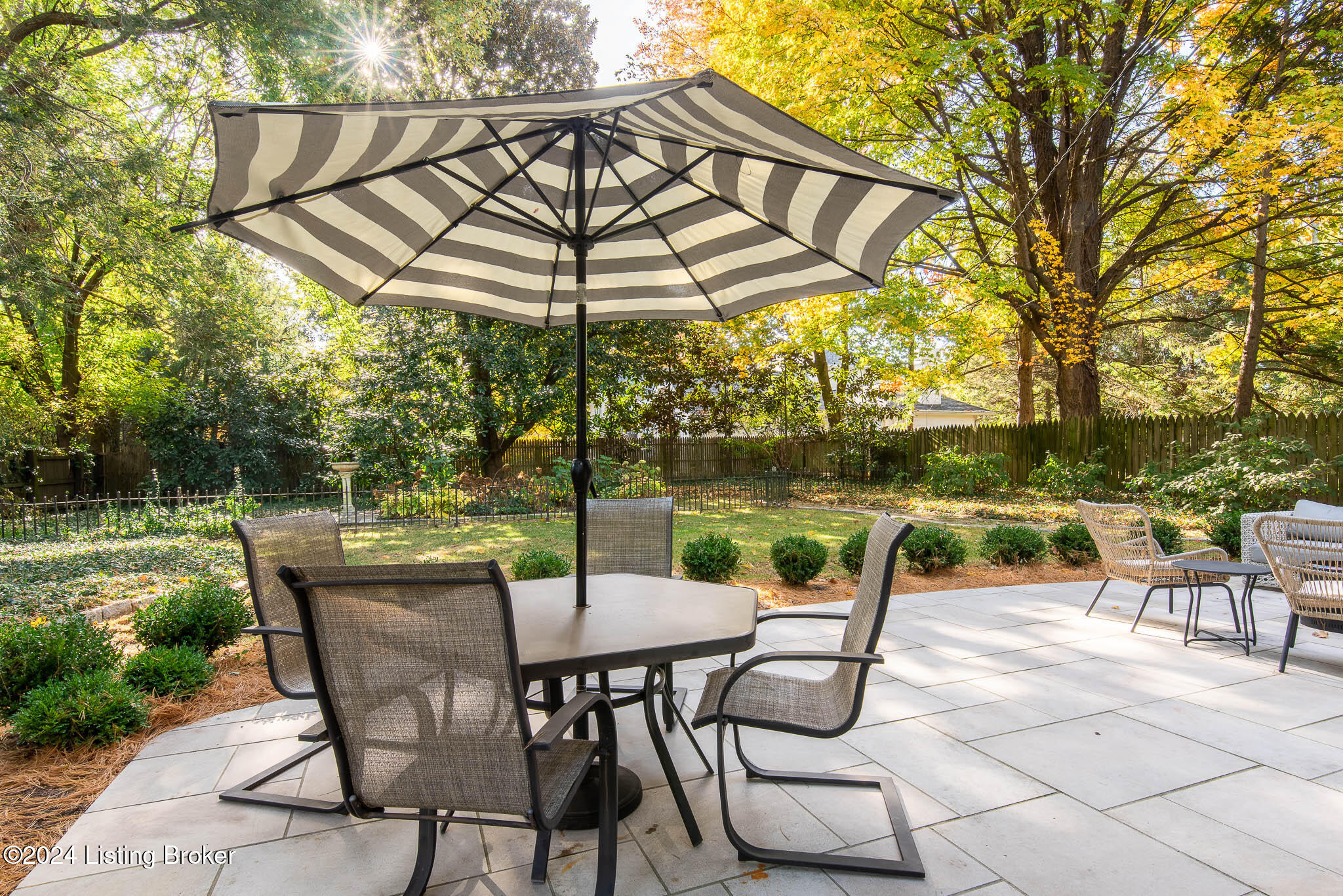 27 River Hill Road Louisville, KY 40207 - Photo 13 of 74 27 River Hill Rd_exteriors-15
