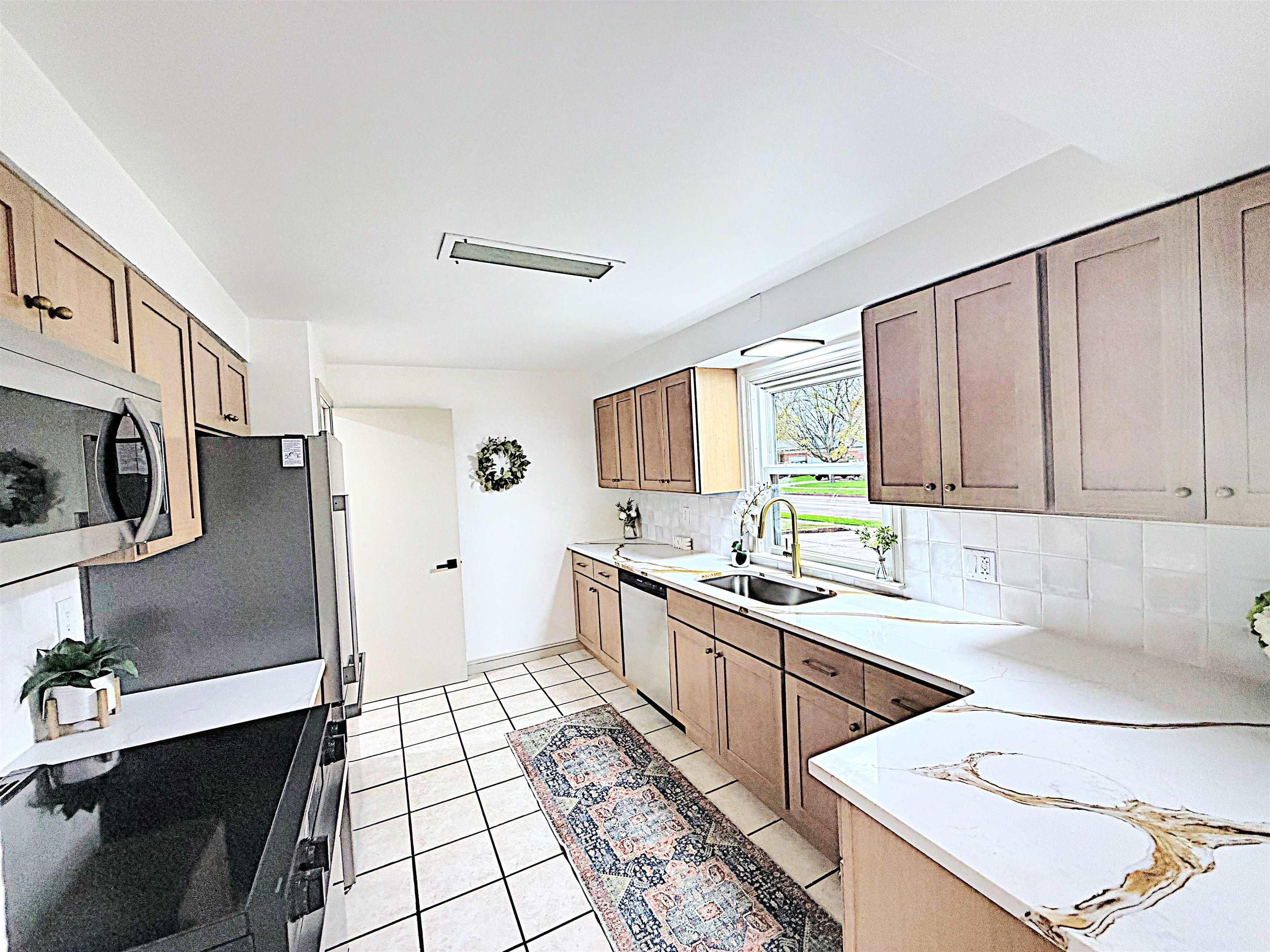 1936 North Mason Street Appleton, WI 54914 - Photo 7 of 22