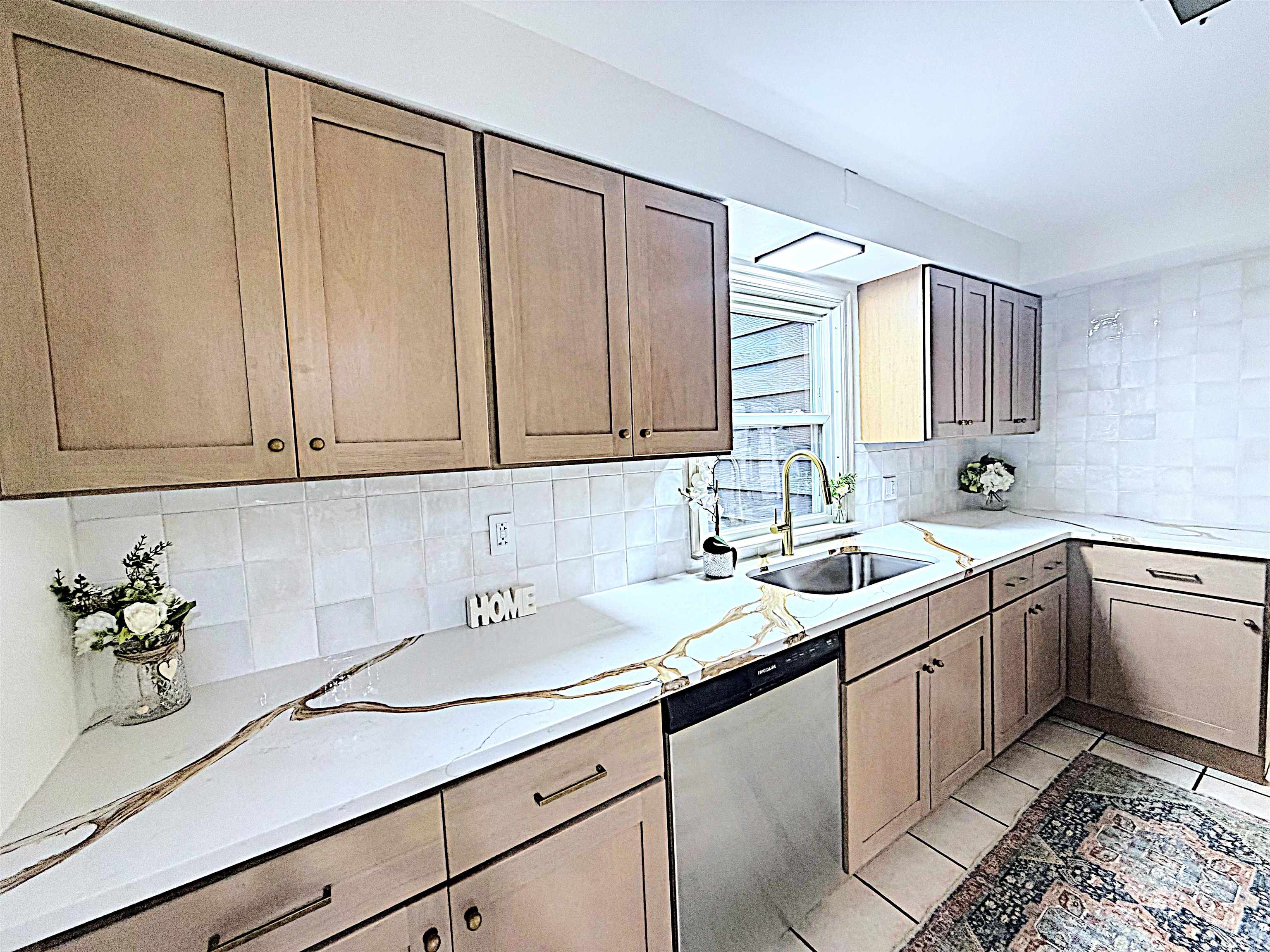 1936 North Mason Street Appleton, WI 54914 - Photo 8 of 22