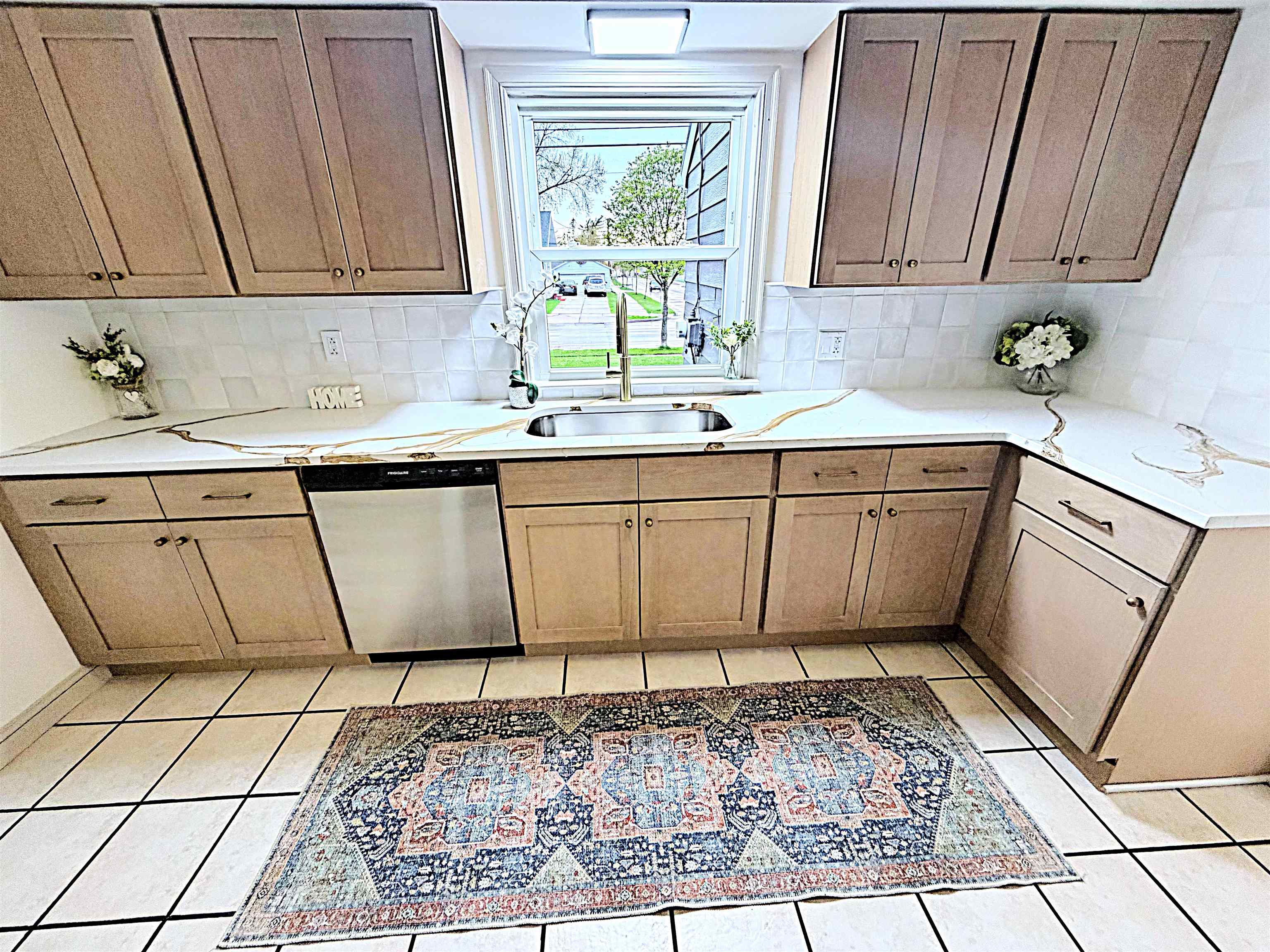 1936 North Mason Street Appleton, WI 54914 - Photo 9 of 22