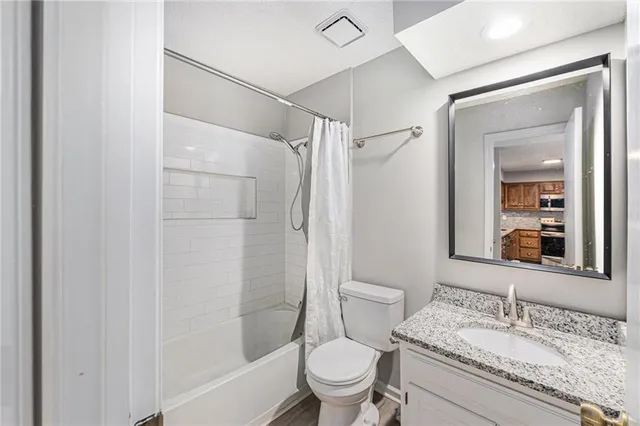 $245,000 | 7123 North Brooklyn Avenue, Gladstone, MO 64118