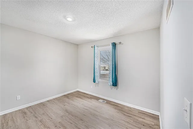 $245,000 | 7123 North Brooklyn Avenue, Gladstone, MO 64118