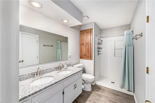 $245,000 | 7123 North Brooklyn Avenue, Gladstone, MO 64118