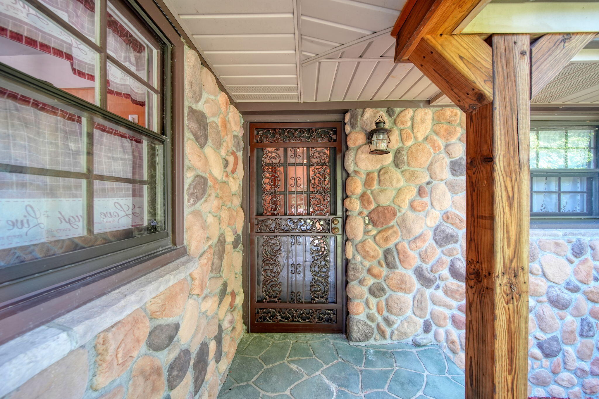 2933 Robinson Road Jackson, MI 49203 - Photo 4 of 57 4-web-or-mls-DSC06981_HDR