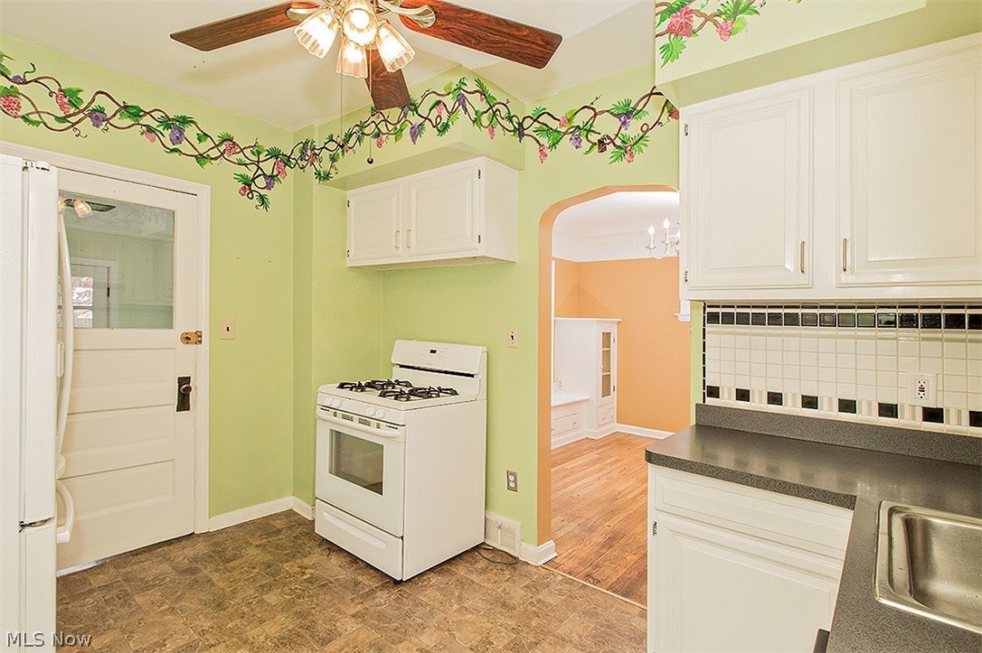 4512 Liberty Road Cleveland, OH 44121 - Photo 8 of 30 Gallery Image 8