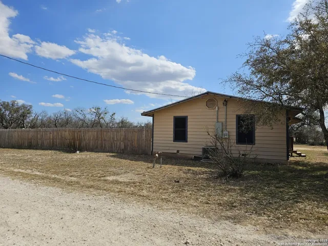 $93,000 | 502 Barnett Street, Eden, TX 76837