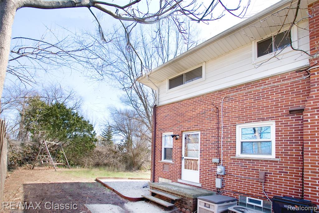 2604 Rochester Road Royal Oak, MI 48073 - Photo 27 of 32