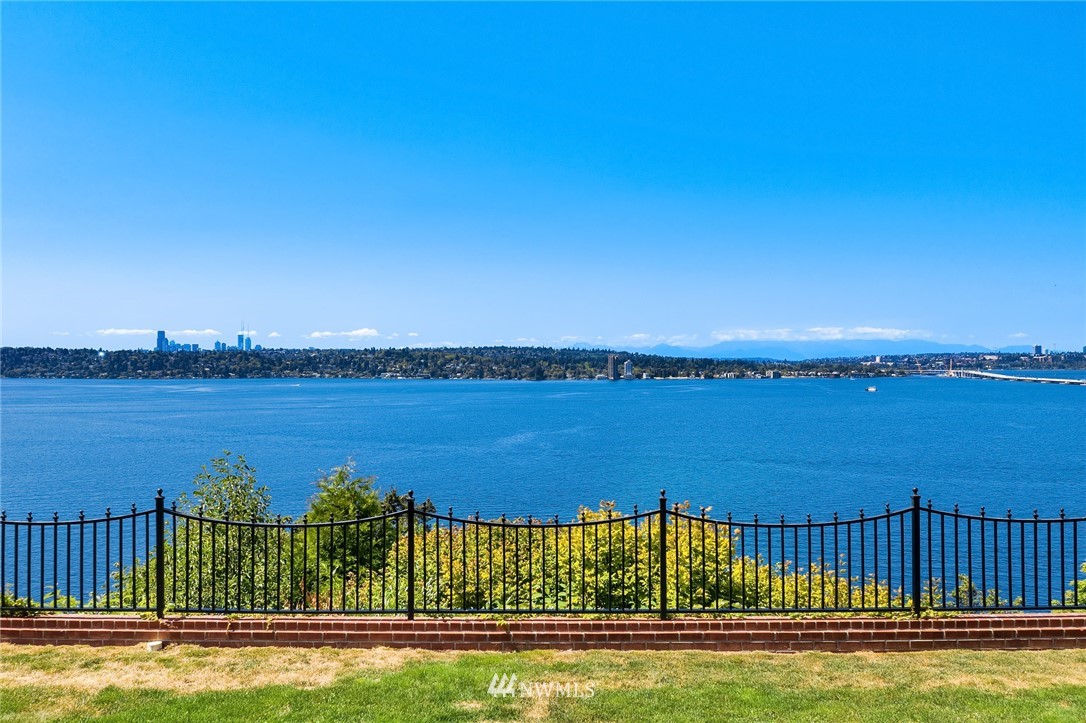 2307 Evergreen Point Road Medina, WA 98039 - Photo 6 of 8