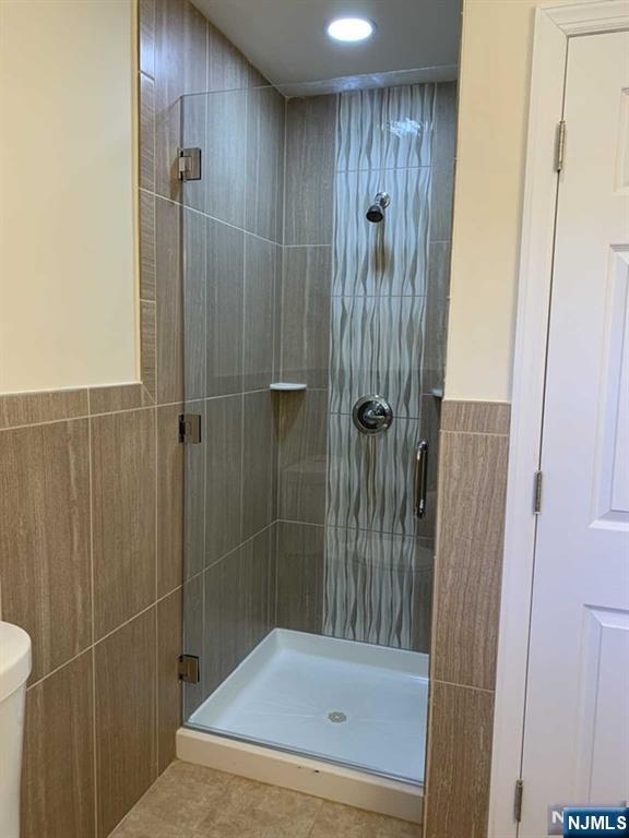 145 Kinderkamack Road Park Ridge, NJ 07656 - Photo 12 of 15 a bathroom with a shower