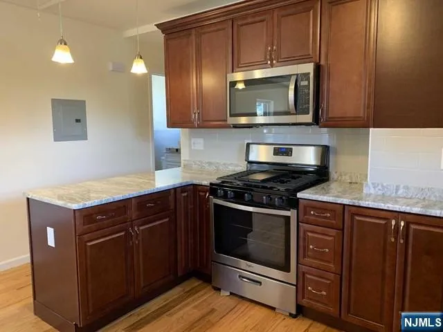 $3,000 | 145 Kinderkamack Road, Park Ridge, NJ 07656