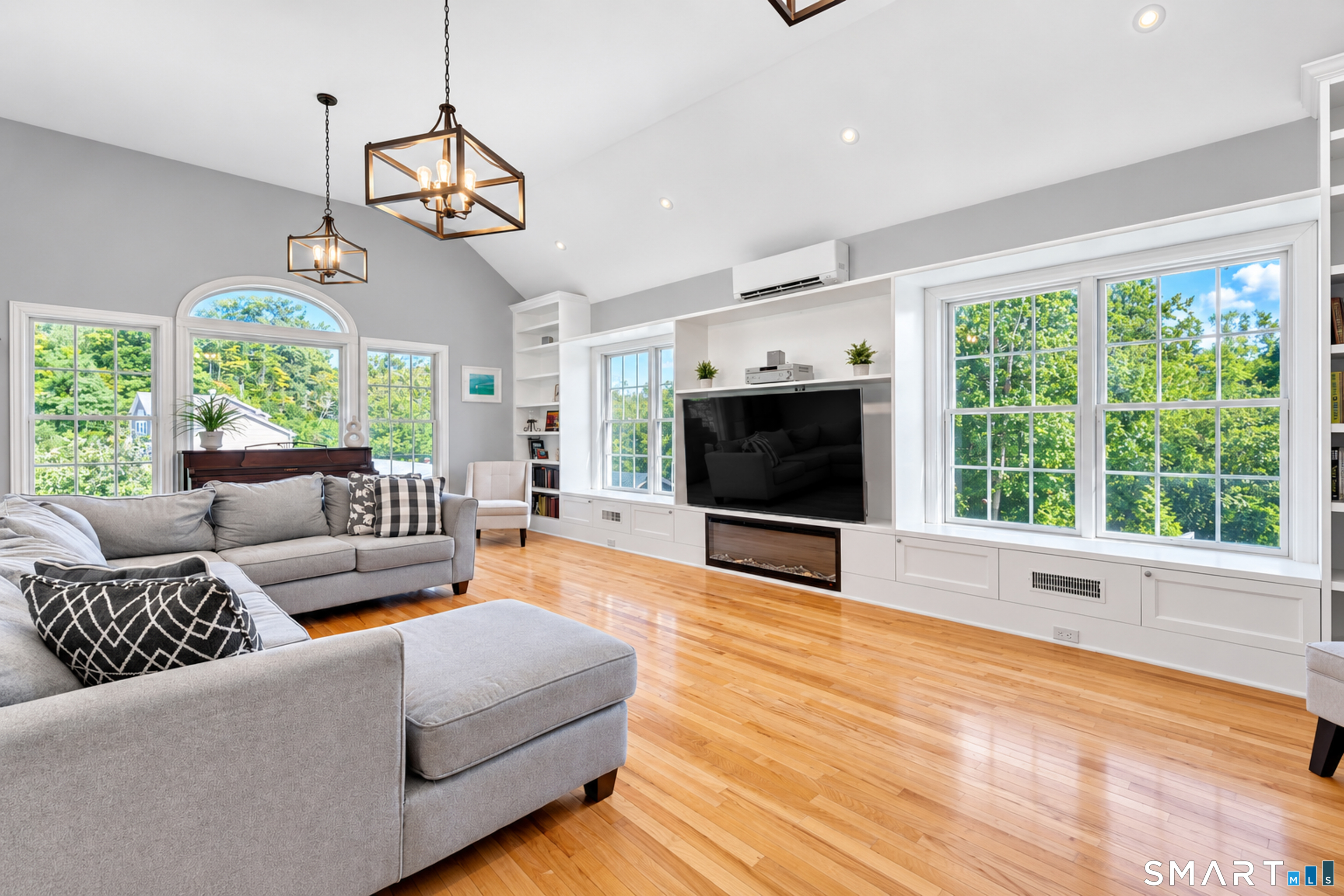 93 Flax Mill Road Branford, CT 06405 - Photo 5 of 40 Gallery Image 5