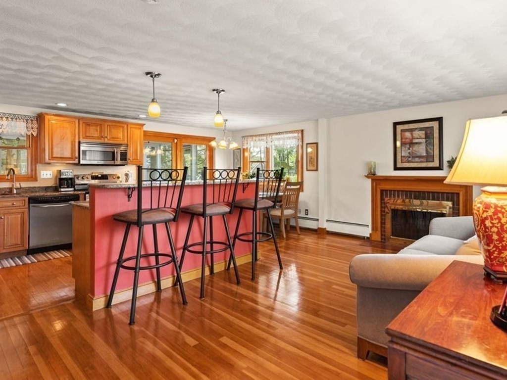 4 Reed Street Burlington, MA 01803 - Photo 3 of 38 Gallery Image 3
