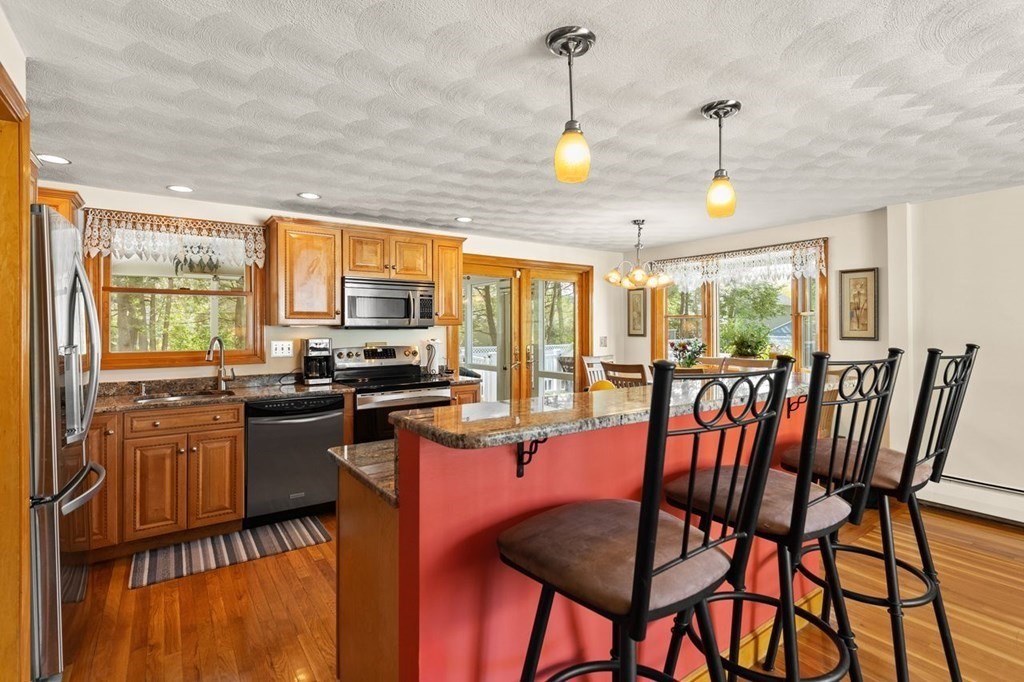 4 Reed Street Burlington, MA 01803 - Photo 5 of 38 Gallery Image 5