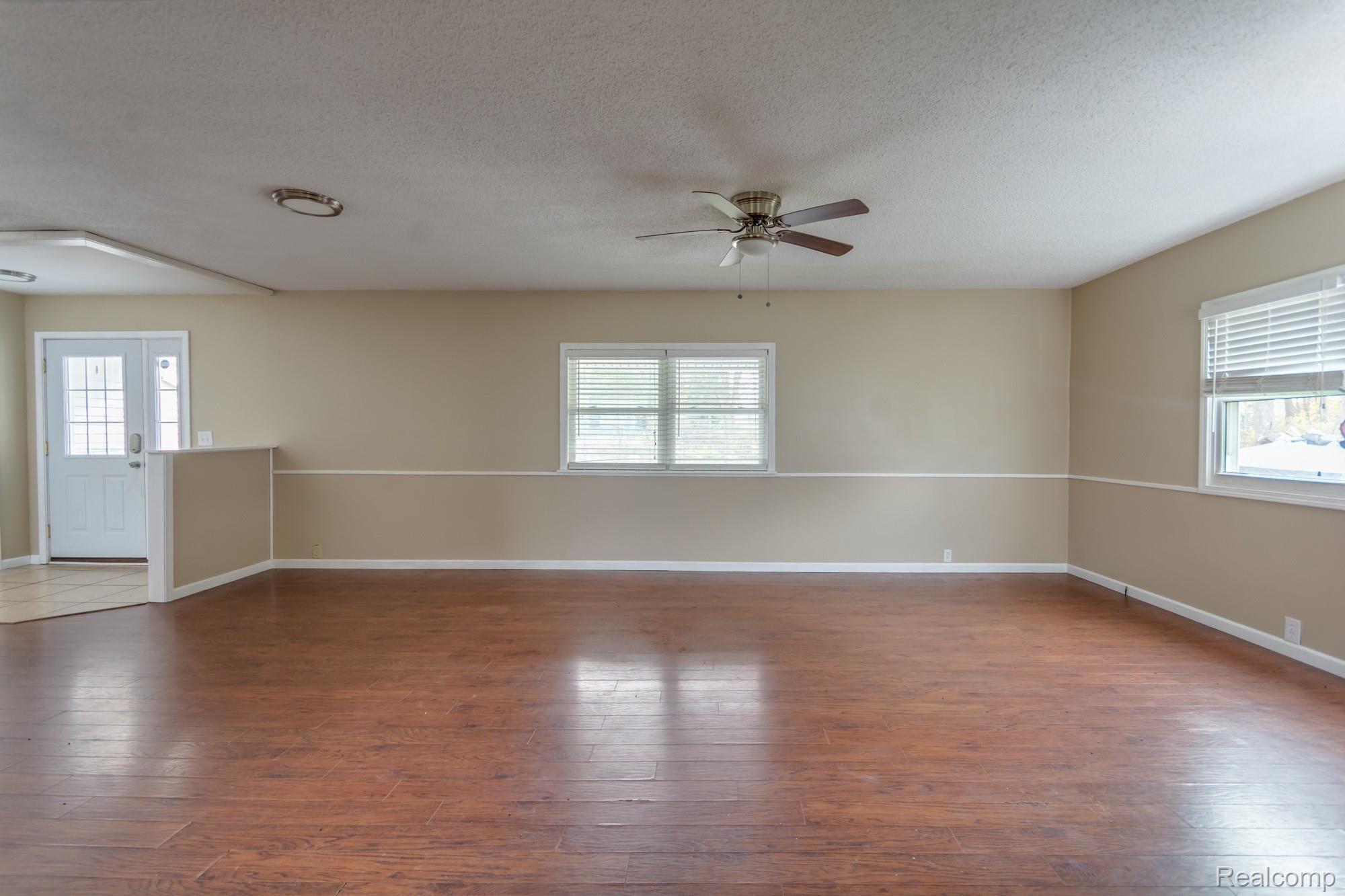 3801 Lansing Road Bancroft, MI 48414 - Photo 6 of 34 DSC_6431enf.jpg