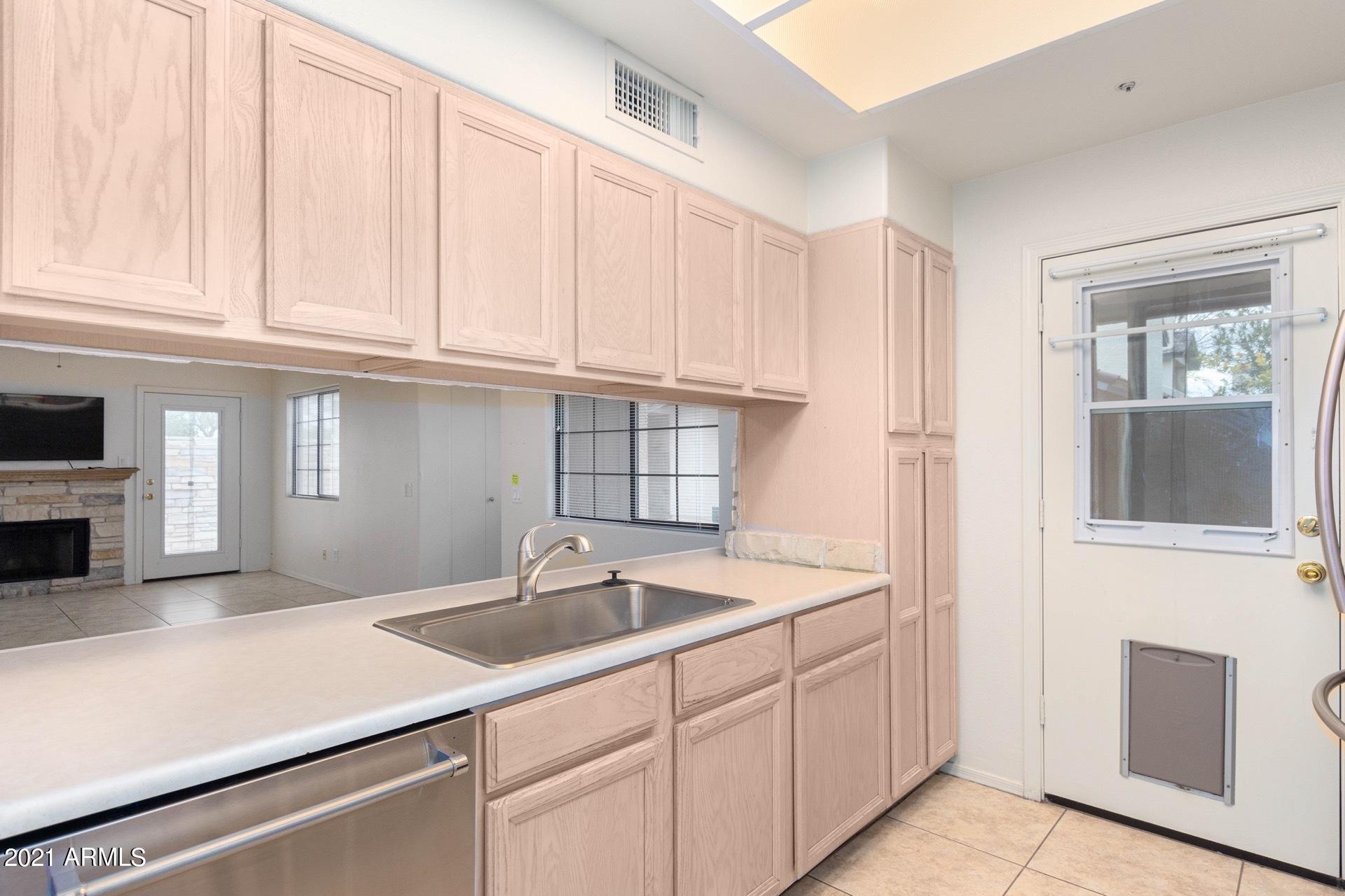 1222 West Baseline Road, Unit 136 Tempe, AZ 85283 - Photo 8 of 30 Kitchen
