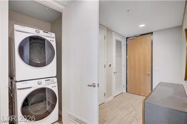 $3,400 | 353 East Bonneville Avenue, Unit 581, Las Vegas, NV 89101