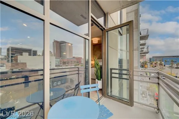 $3,400 | 353 East Bonneville Avenue, Unit 581, Las Vegas, NV 89101