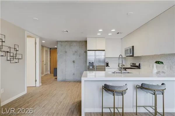 $3,400 | 353 East Bonneville Avenue, Unit 581, Las Vegas, NV 89101