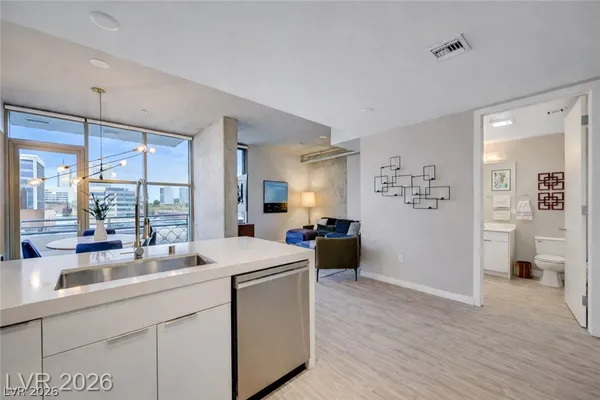 $3,400 | 353 East Bonneville Avenue, Unit 581, Las Vegas, NV 89101