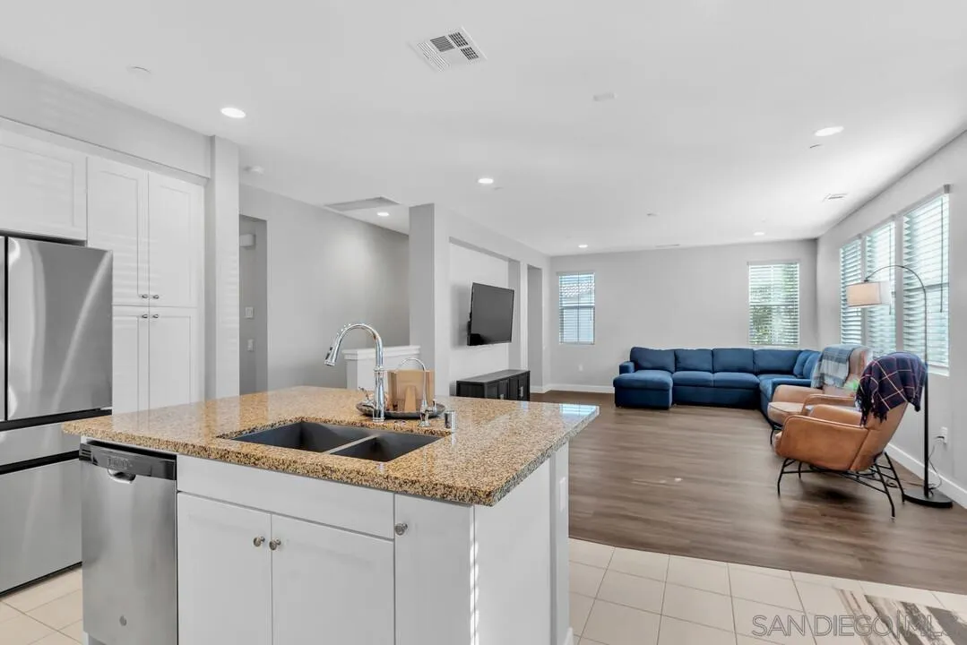 8681 Tobago Lane Santee, CA 92071 - Photo 13 of 42