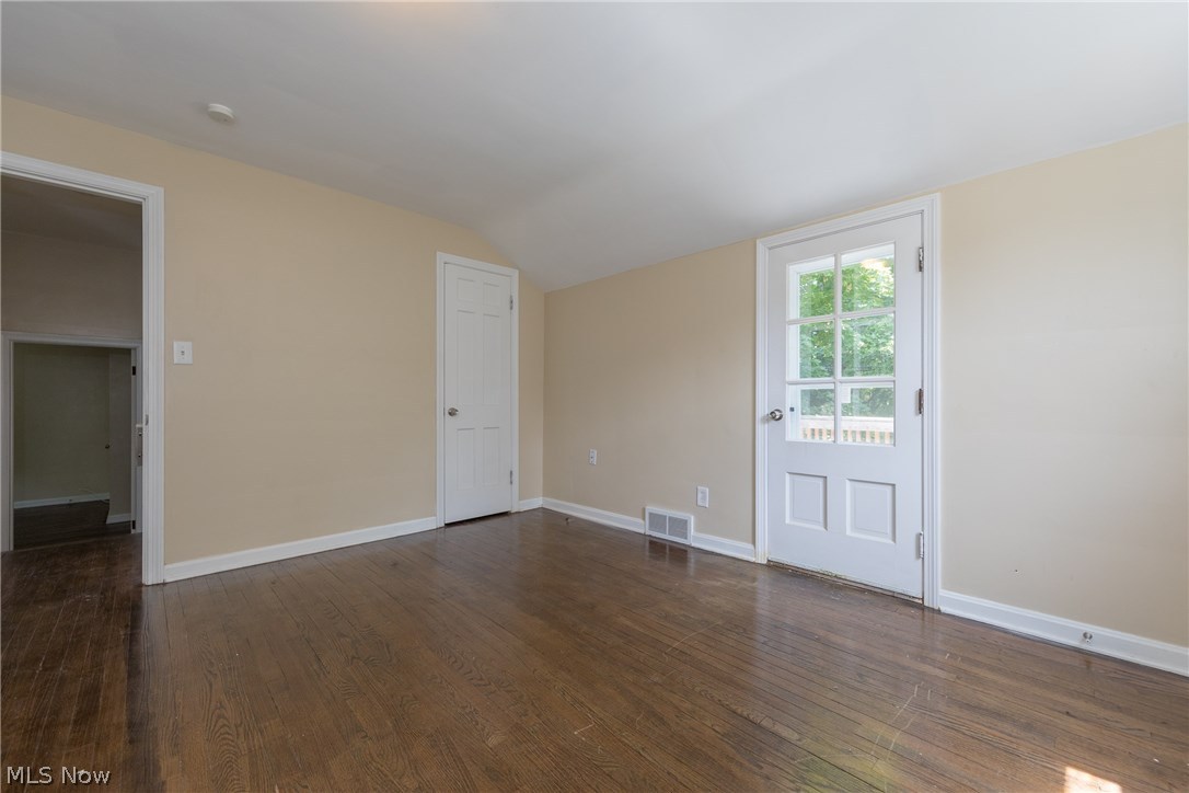 1131 Haselton Road Cleveland Heights, OH 44121 - Photo 19 of 31