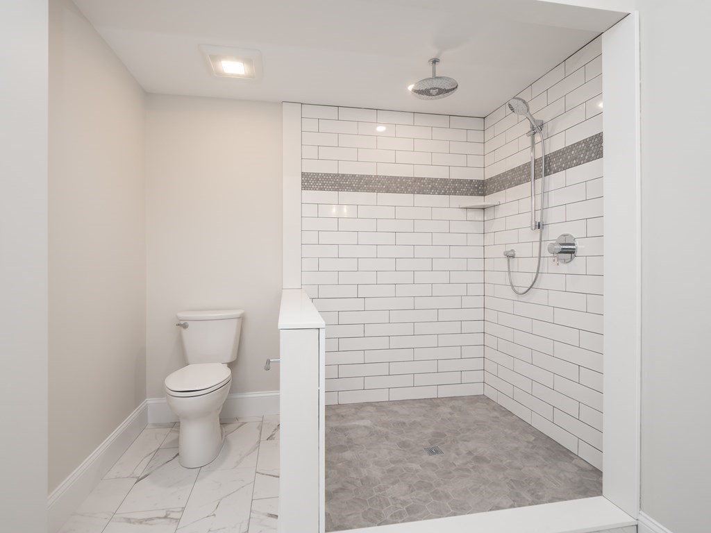 72 Colonial Road Medfield, MA 02052 - Photo 12 of 26 Gallery Image 12