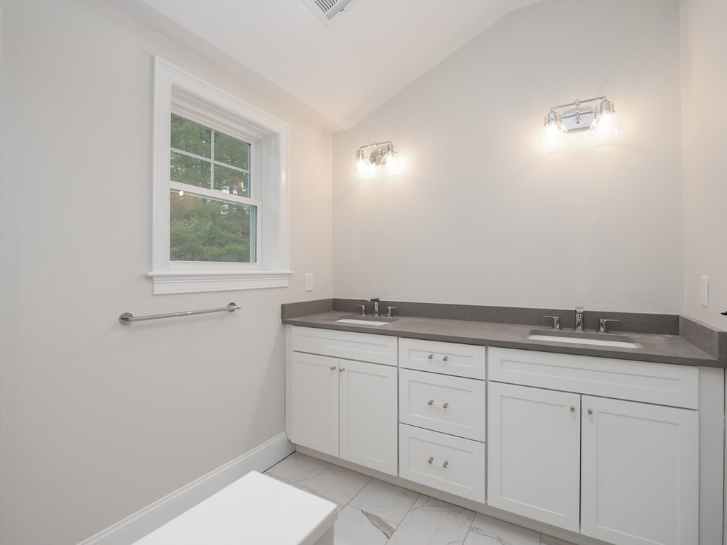 72 Colonial Road Medfield, MA 02052 - Photo 13 of 26 Gallery Image 13