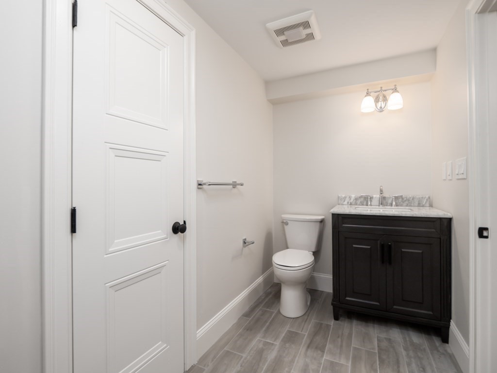 72 Colonial Road Medfield, MA 02052 - Photo 22 of 26 Gallery Image 22