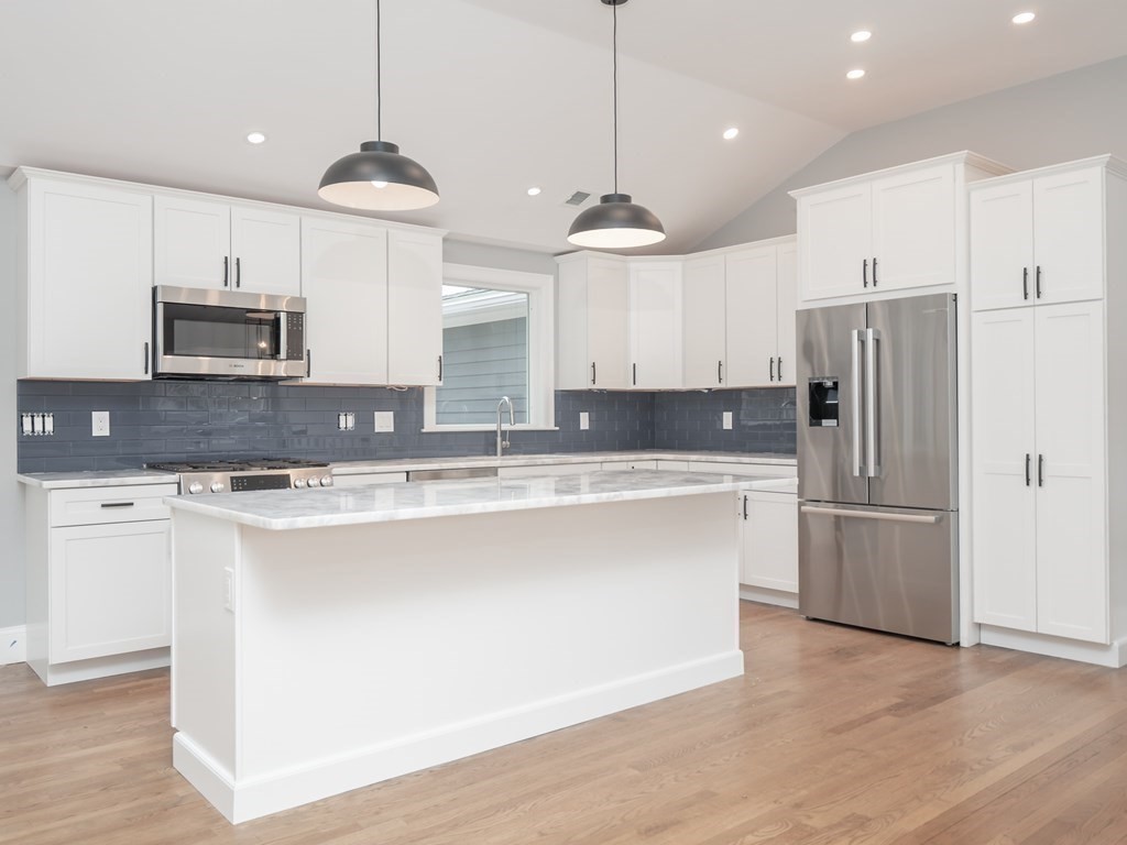 72 Colonial Road Medfield, MA 02052 - Photo 7 of 26 Gallery Image 7