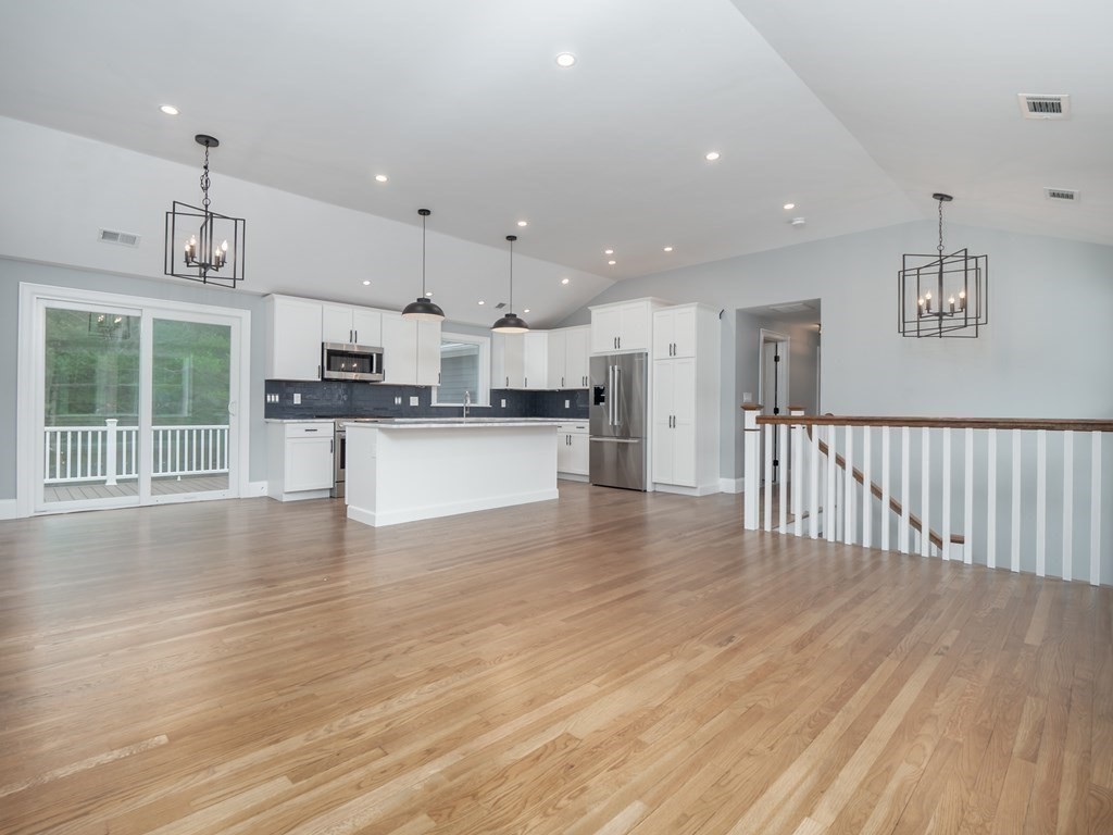 72 Colonial Road Medfield, MA 02052 - Photo 10 of 26 Gallery Image 10