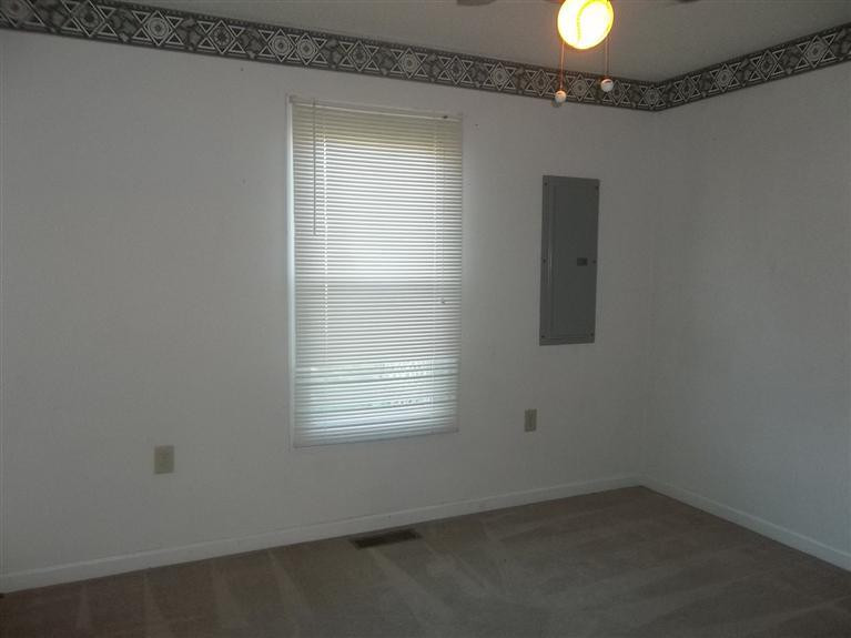 2610 New Cut Road Jeffersonville, KY 40337 - Photo 10 of 36 Photo 10
