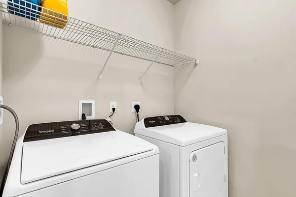 $3,200 | 2 Winslow Lane, Unit 201, Grafton, MA 01536