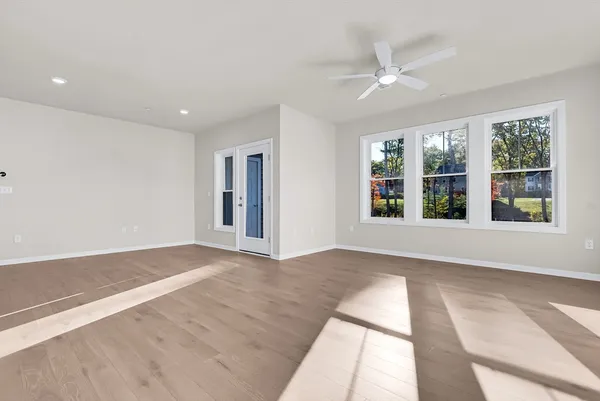 $3,200 | 2 Winslow Lane, Unit 201, Grafton, MA 01536