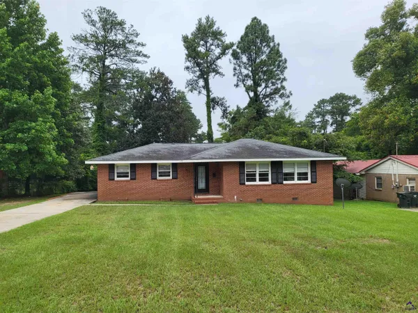 $170,000 | 320 Draper Street, Warner Robins, GA 31088