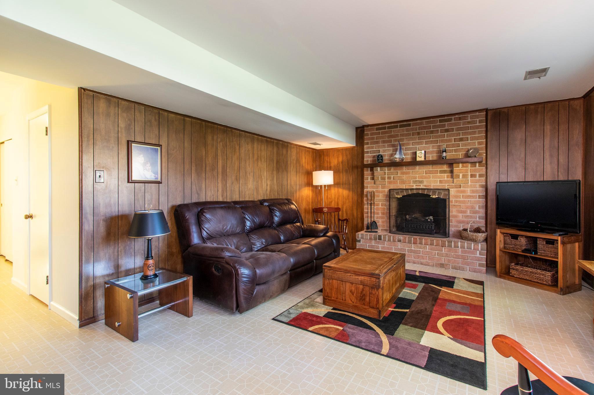 23 Meadow Glen Road Lansdale, PA 19446 - Photo 13 of 25 Family Room