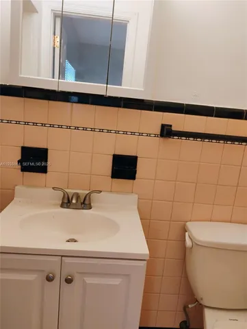 $1,400 | 242 Southeast Park Street, Unit 2, Dania Beach, FL 33004