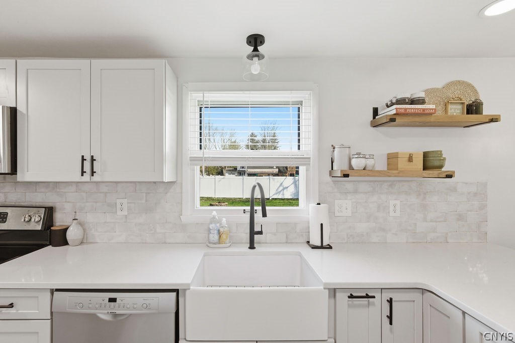 4233 Gemini Path Liverpool, NY 13090 - Photo 11 of 46