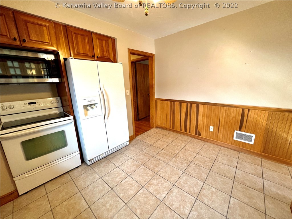 2023 Mason Boulevard Point Pleasant, WV 25550 - Photo 17 of 48 Gallery Image 17