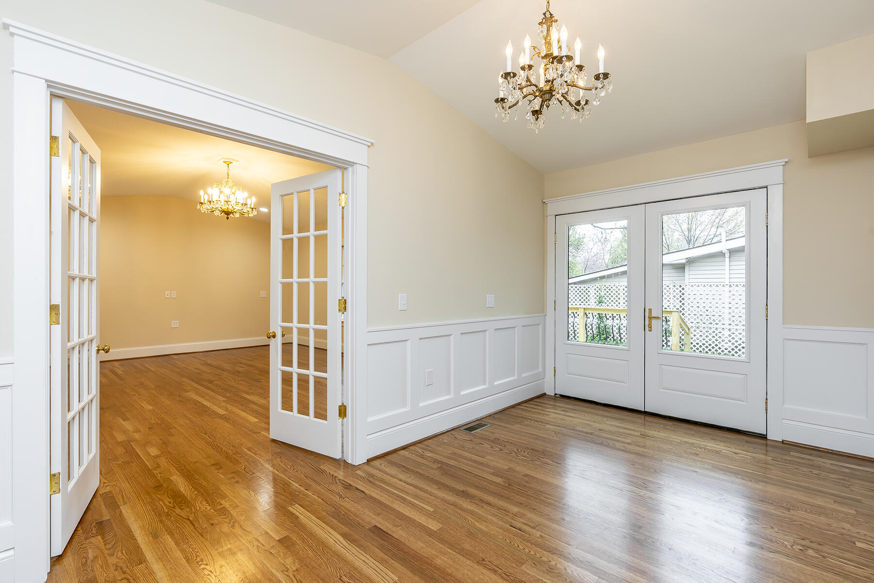 321 Sycamore Road Lexington, KY 40502 - Photo 29 of 82 Side Entry/ Oversized Mud Room