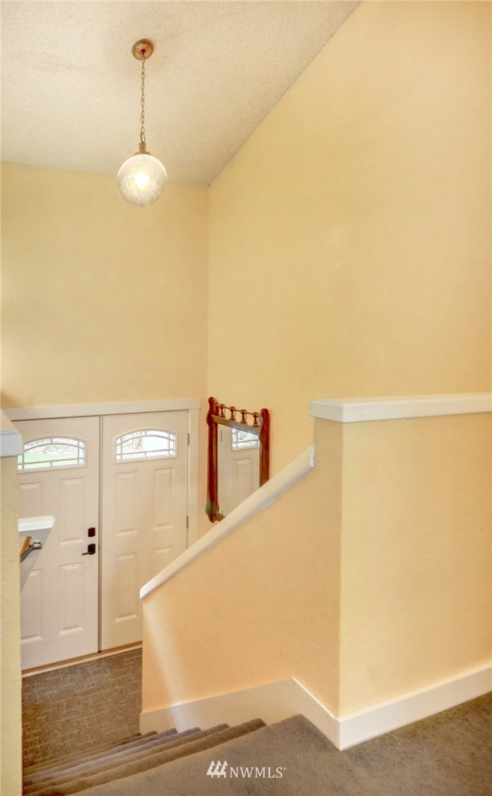 11705 Ingraham Road Snohomish, WA 98290 - Photo 4 of 37