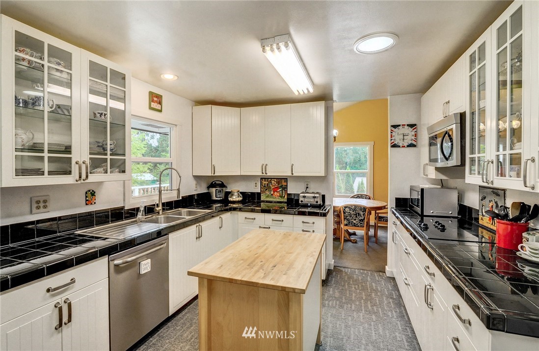 11705 Ingraham Road Snohomish, WA 98290 - Photo 5 of 37