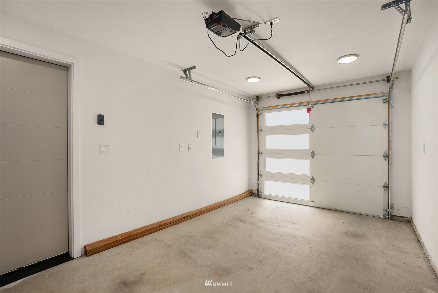 4207 Southwest Frontenac Street Seattle, WA 98136 - Photo 25 of 36 a view of empty room with ceiling fan